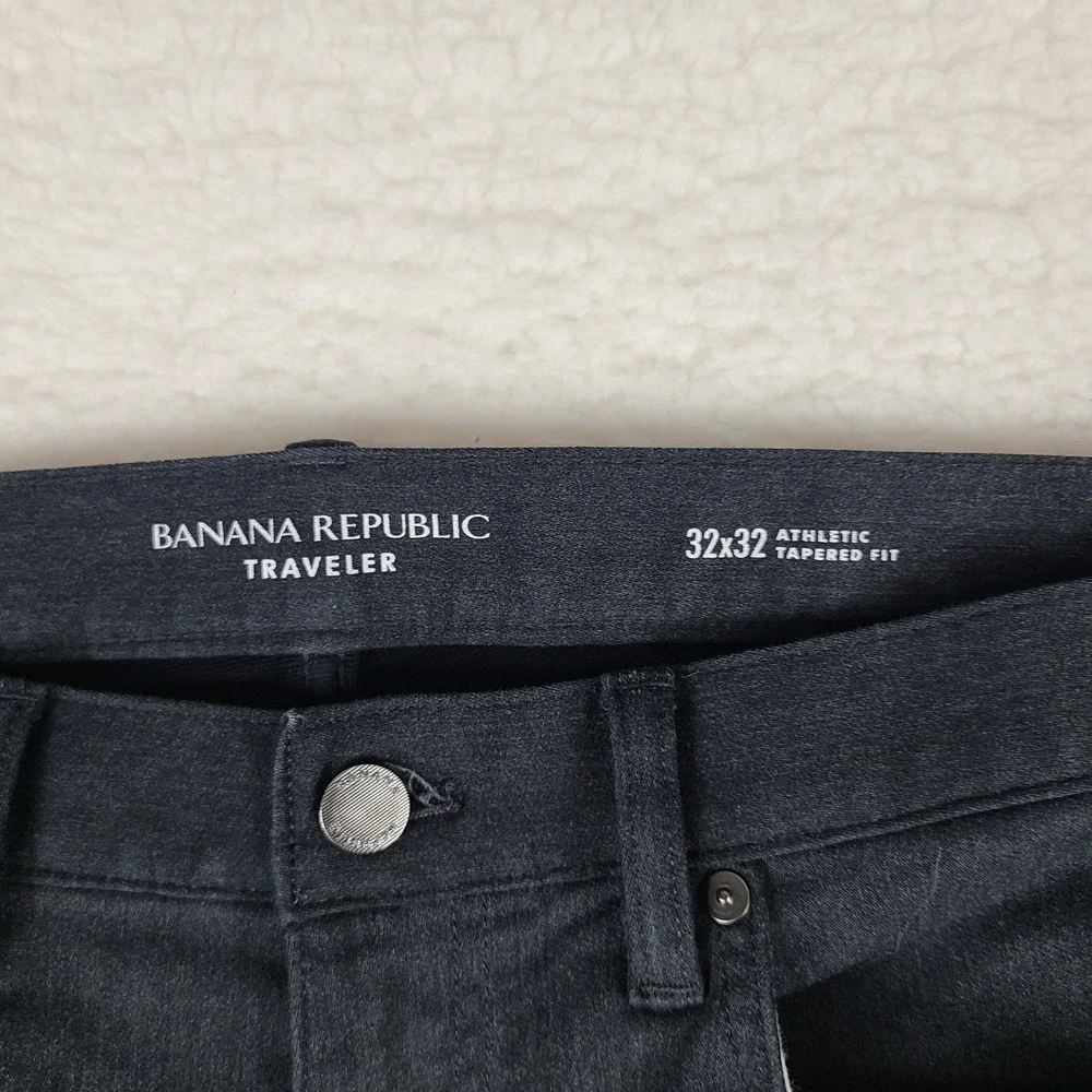 Banana Republic Traveler Pants Mens 32x32 Dark Gray Athletic Tapered Fit Chino